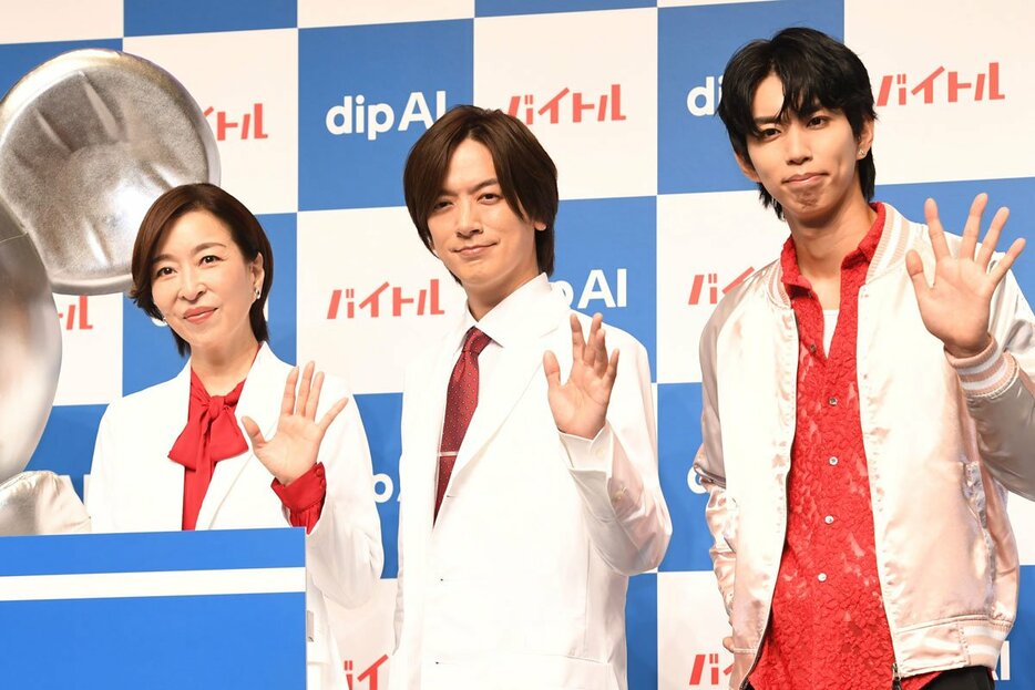 新CM発表会に登場した(左から)真矢ミキ、DAIGO、はじめしゃちょー