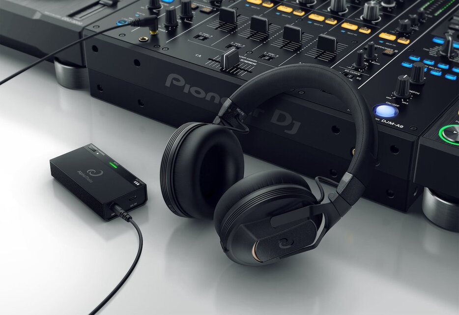 独自の低遅延ワイヤレス技術を採用したDJヘッドホン「HDJ-F10」