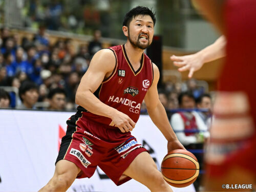 クラッチタイムに貴重な3ポイントを沈めた橋本［写真］＝B.LEAGUE