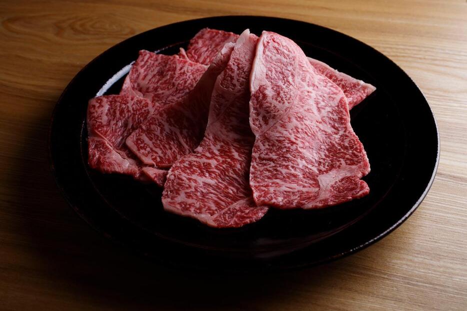 食通や肉好きから圧倒的な支持を得ている〈サカエヤ〉の近江牛