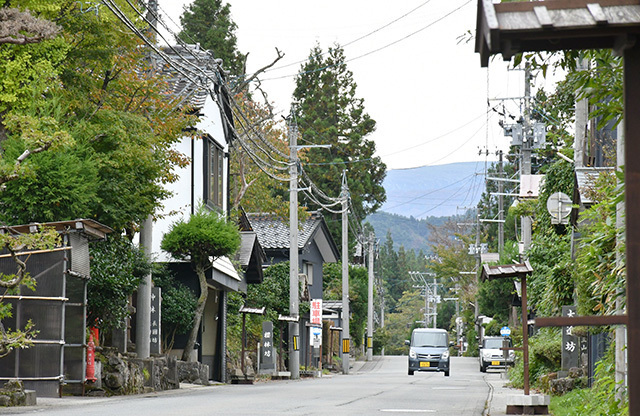 手向地区の宿坊街。1400年にわたる山岳信仰の伝統などが評価された＝鶴岡市