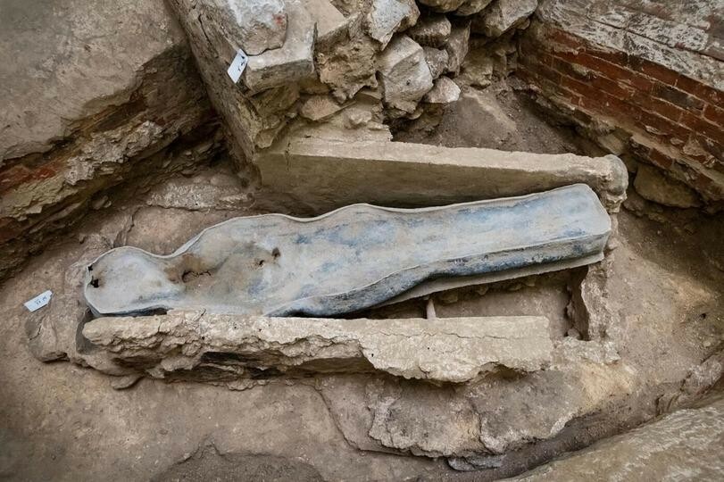 ノートルダム寺院、2019年の火災で見つかった謎の棺、身元判明