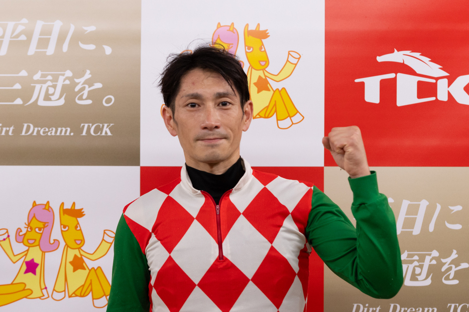 マイルグランプリをスマイルウィで勝利した矢野貴之騎手 (C)東京シティ競馬