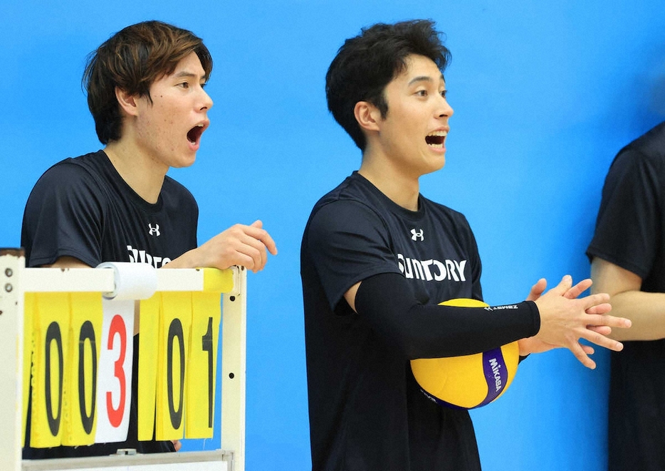 サントリー・高橋塁（右）と高橋藍