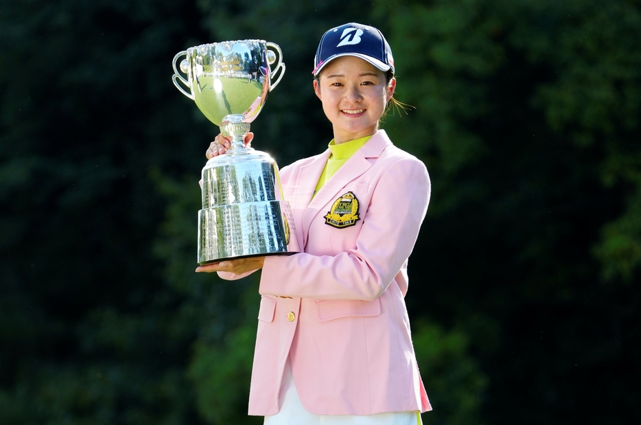 プロ1年目に大会史上最年少で「日本女子プロ選手権」に優勝して年間2勝を挙げ、プロ3年目となる今季はすでに3勝している