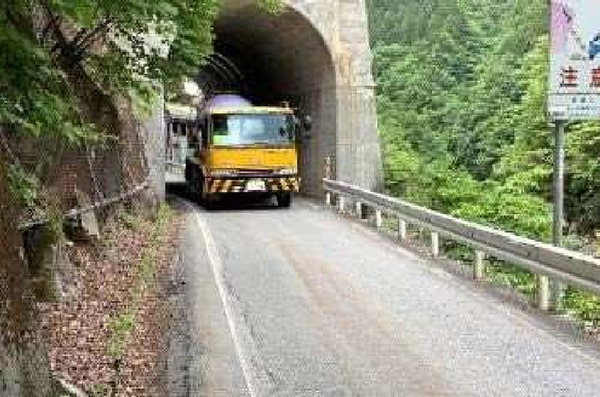 現道の状況（画像：岐阜県）。