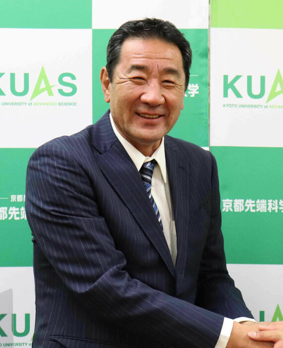 中島輝士監督