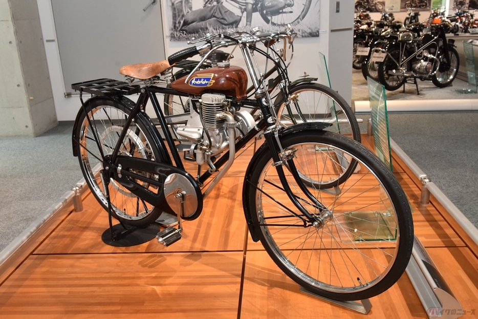 1947年に2ストローク空冷単気筒エンジンを搭載した「ホンダA型」