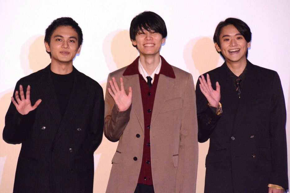 左から北村匠海監督、萩原利久、藤堂日向