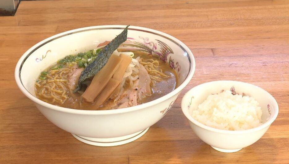 ラーメンとライス