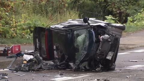 衝突された田中友規さん（24）の車は大破した