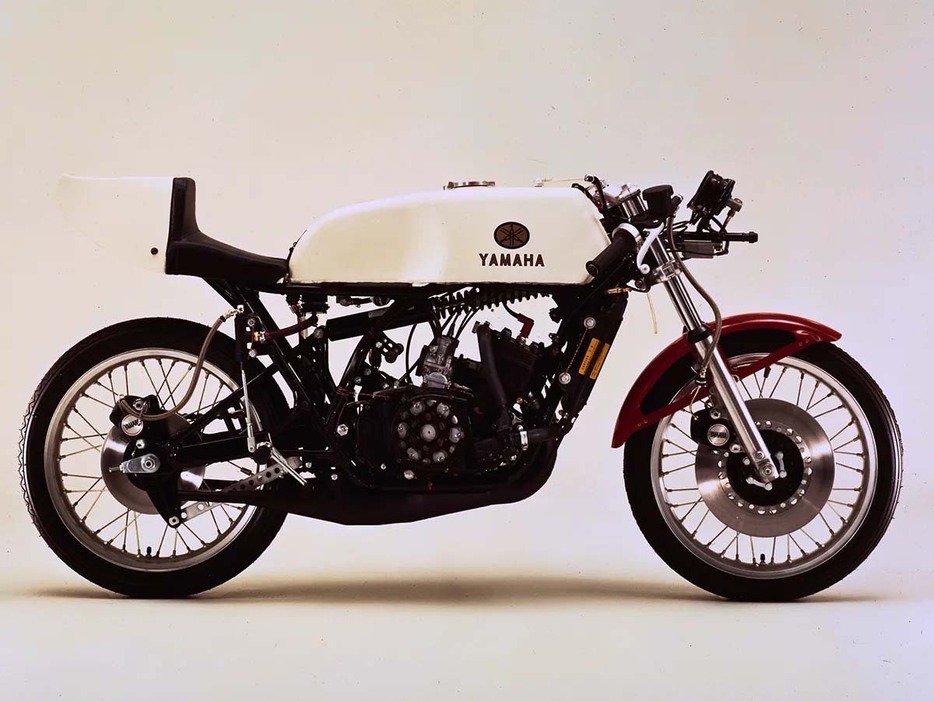 RZ250も原型となったと言えるのが、モノクロスサスペンションを採用した1976-77年式のTZ250だ。