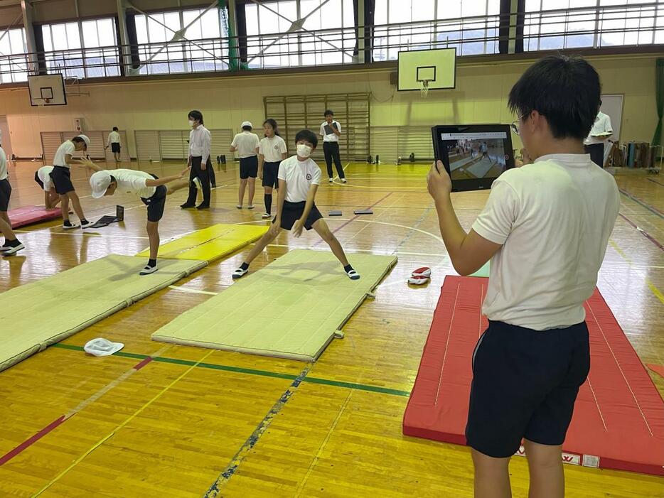 今治・菊間小で体育科の公開授業　児童が自分で練習内容を考えて学ぶ