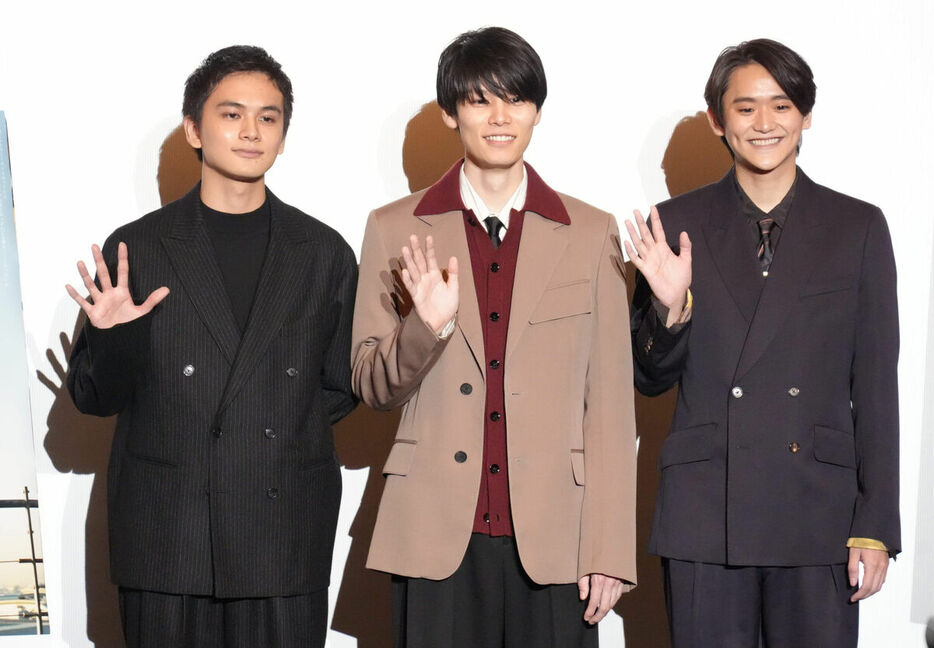 初監督作品「世界征服やめた」の上映イベントに登壇した（左から）北村匠海監督、萩原利久、藤堂日向