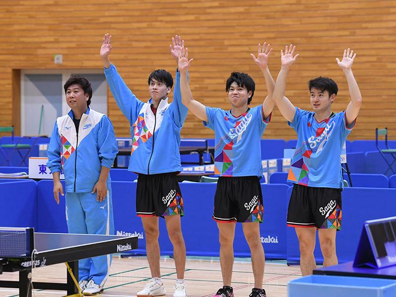 成年男子優勝の佐賀県