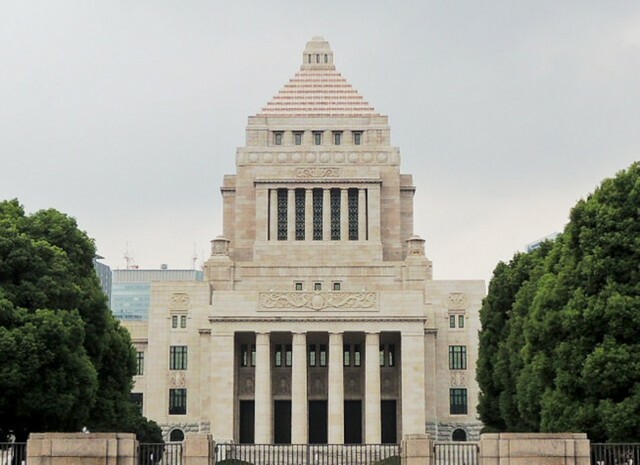 衆院選で何を重視するかアンケートすると