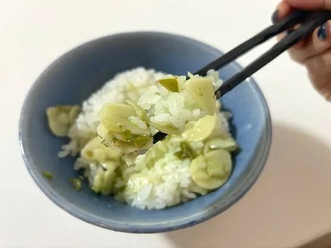 「青いにんにく辣油 青唐辛子」を食べた感想