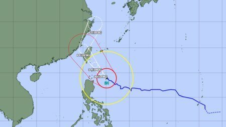 30日午前6時の台風21号の進路予想図（気象庁ウェブサイトから）