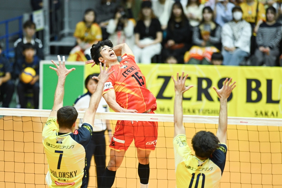 宮浦健人（ジェイテクトSTINGS愛知）／コート奥【写真提供：SV.LEAGUE】