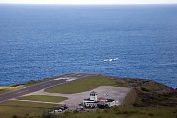 ファンチョ・E・ヨラウスクィン空港（サバ島観光局公式ページより）。