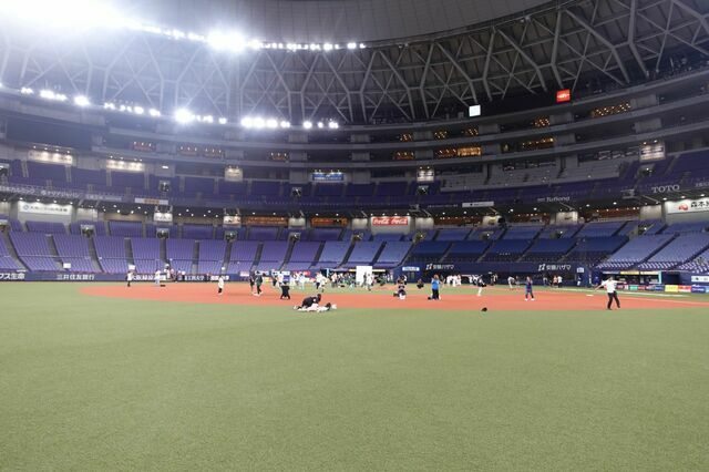 「京セラドーム大阪」は事前申し込みで、試合終了後のグランドに入れる(写真:筆者撮影)