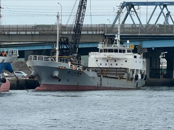 落下死亡事故が起きた船（千葉海上保安部提供）