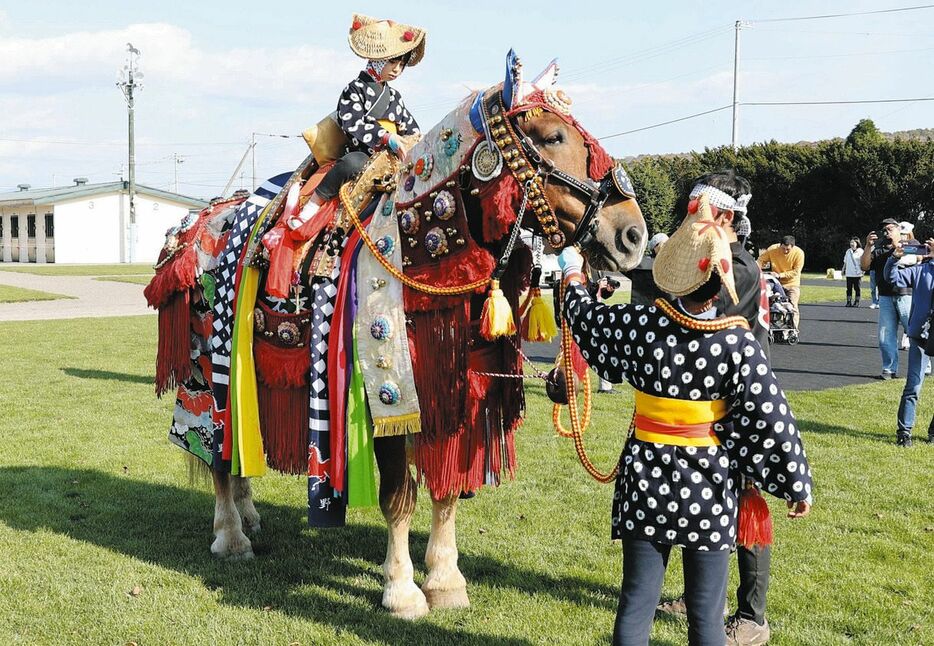 「うまカルフェス」で流鏑馬が披露された