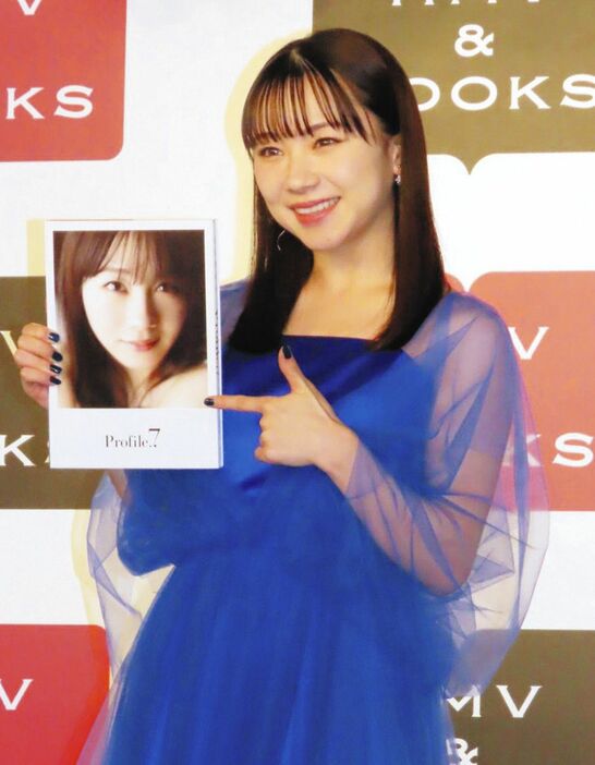 グループ卒業前のラスト写真集をＰＲする石田亜佑美