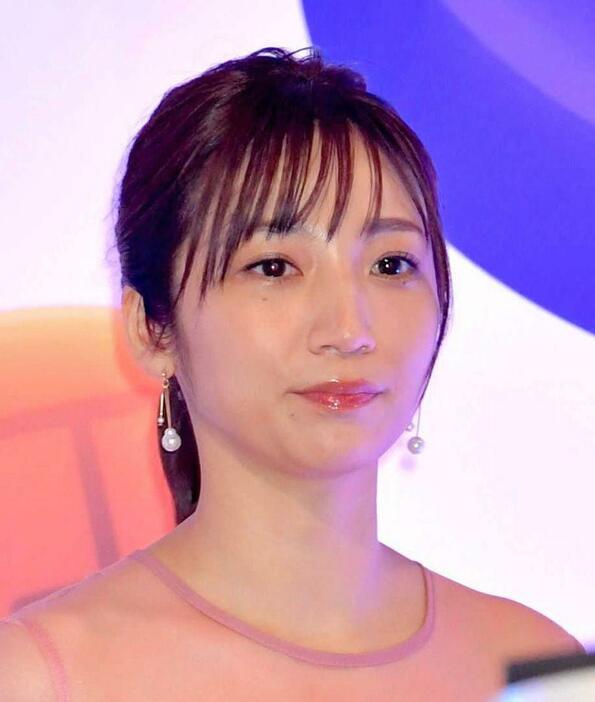 　内田敦子アナウンサー