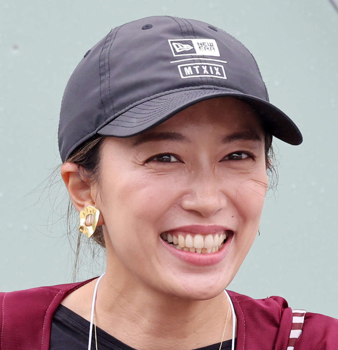 里田まい（2023年2月撮影）