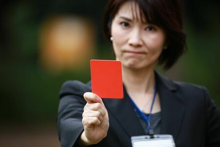 カスハラはヤバい会社をあぶり出す（写真：yamasan0708/Shutterstock.com）