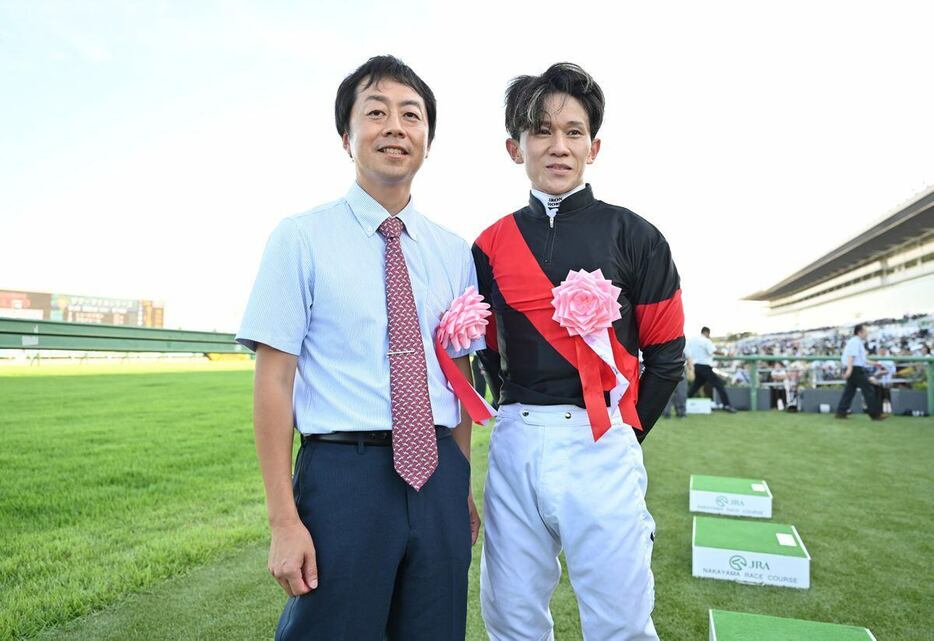 石川裕紀人騎手と加藤士津八調教師