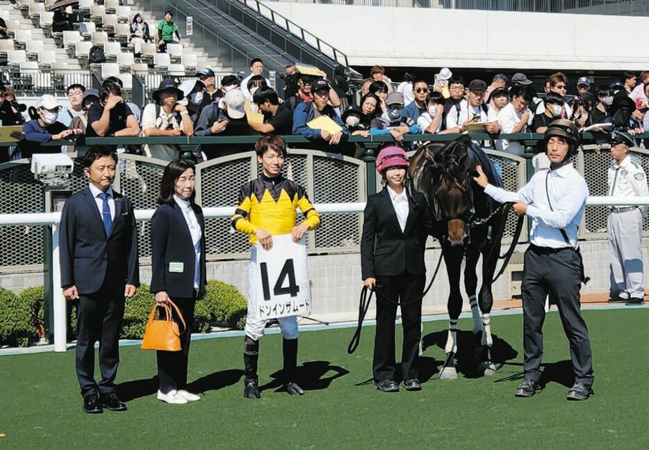 京都４Ｒの２歳新馬戦を優勝したドンインザムード