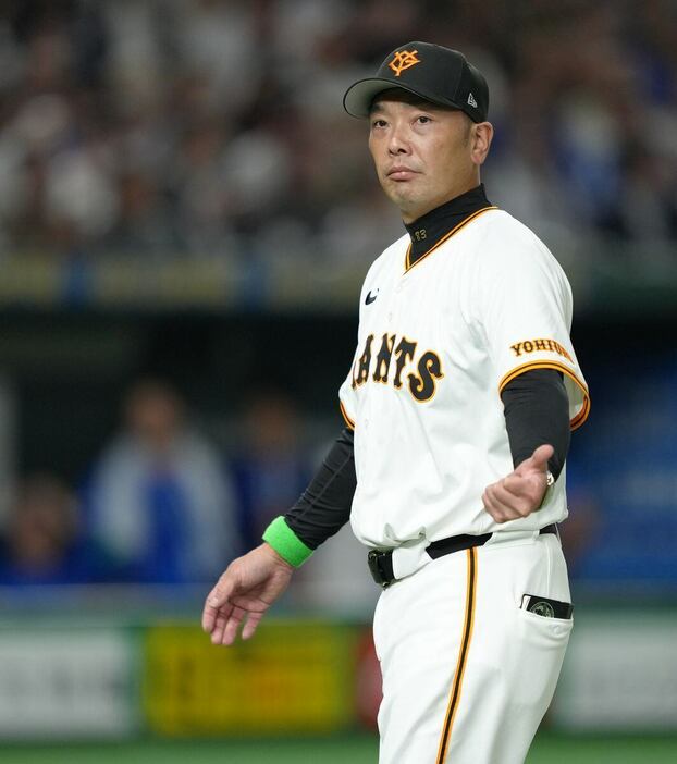 【プロ野球CS2巨人対DeNA】　7回、巨人の阿部慎之助監督　＝東京ドーム（撮影・今野顕）