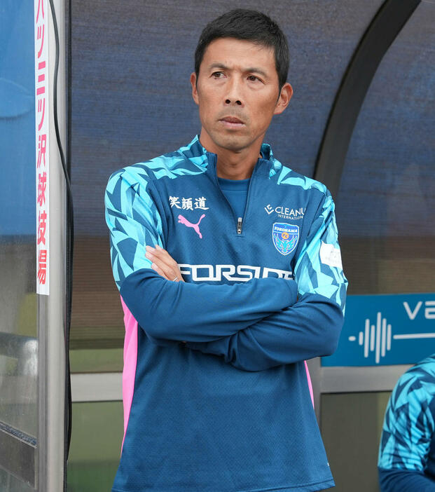 横浜FC対岡山　岡山に4－2で敗れた横浜FC四方田監督（撮影・たえ見朱実）