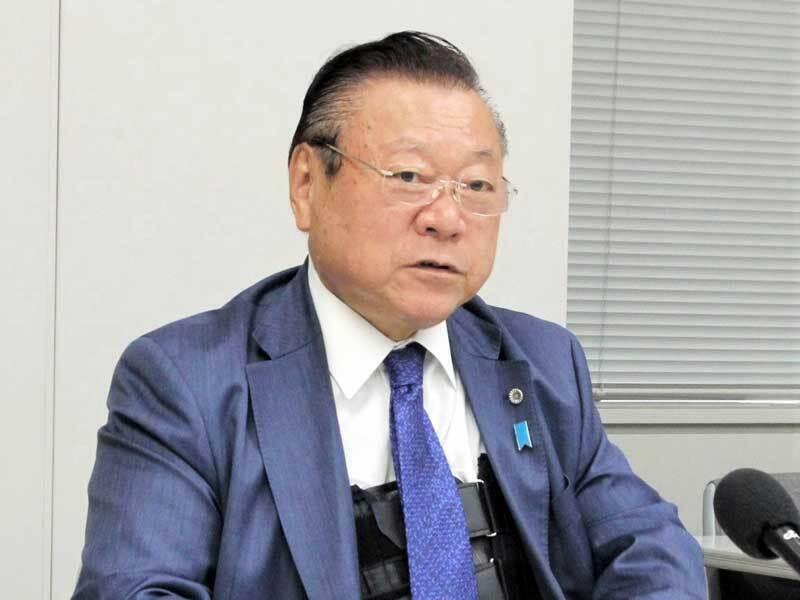 自民党執行部の責任論について言及する桜田元五輪相＝28日、千葉県庁