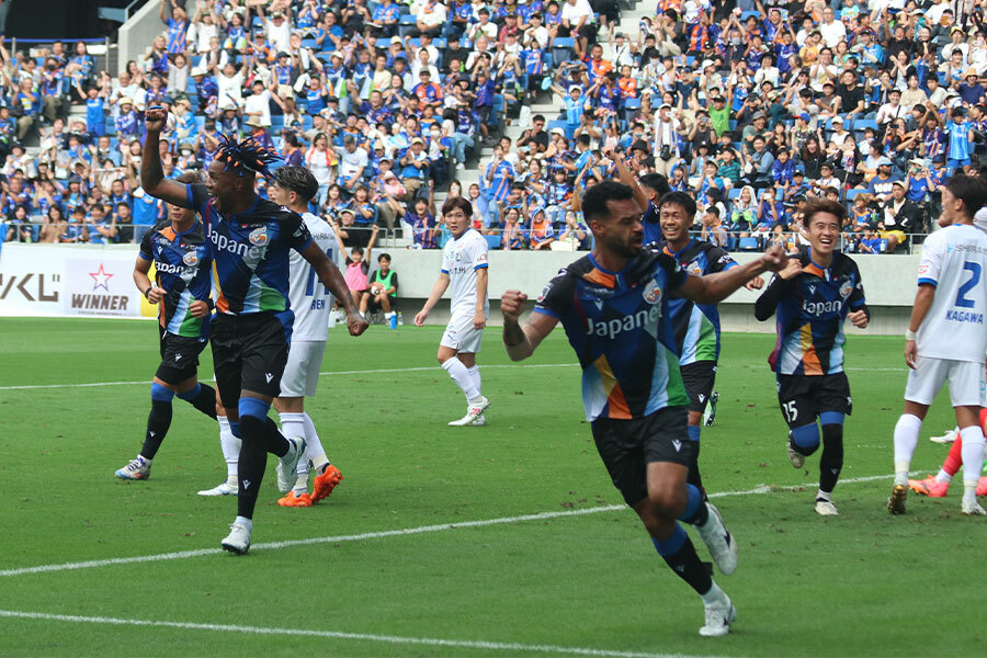 長崎が新スタジアム初戦で快勝【写真：藤原裕久】