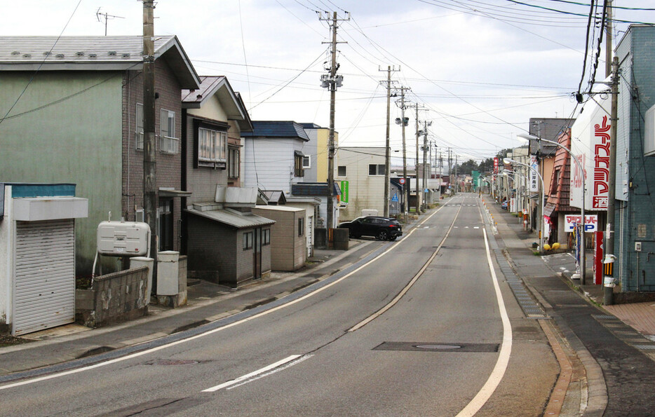 青森県外ケ浜町の中心部の様子＝４月２４日