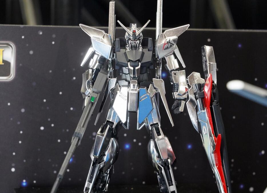 「機動戦士ガンダム：銀灰の幻影」のデルタザインのガンプラ「HG 1／144 デルタザイン」