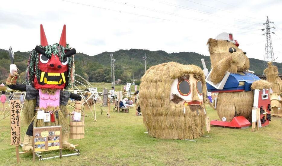 大型の作品が並び目を引いていた