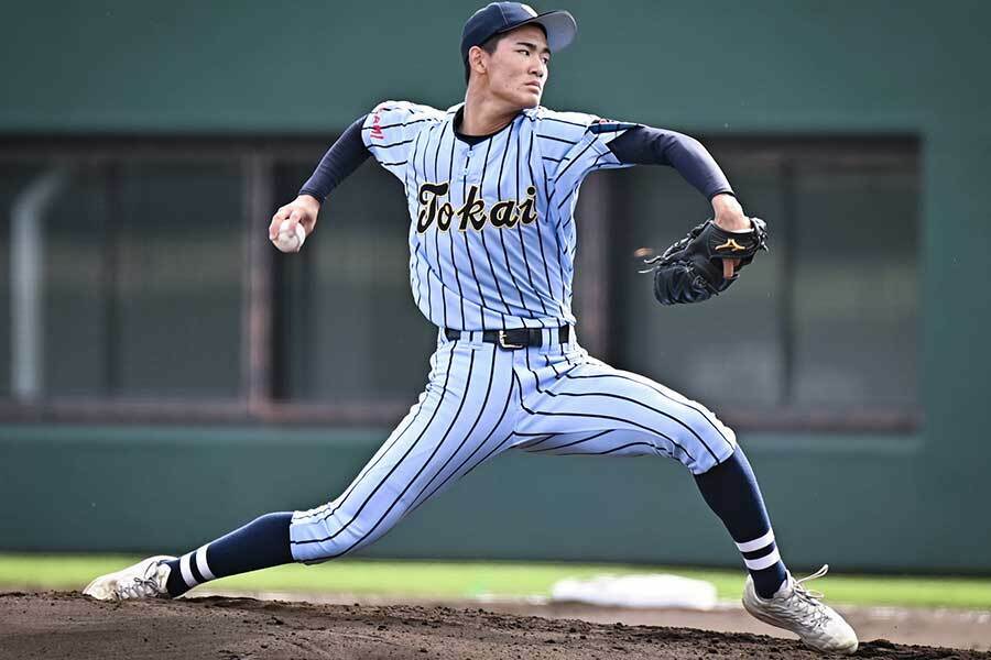 関東大会1回戦で、6失点ながら完投した福田拓翔投手【写真：中戸川知世】