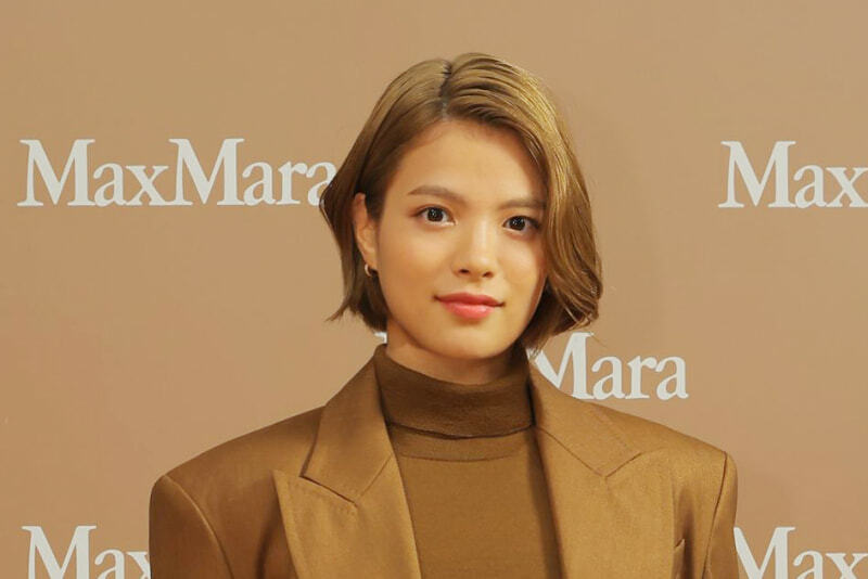 秋のコーデでイメチェンの阿部詩（c）MaxMara