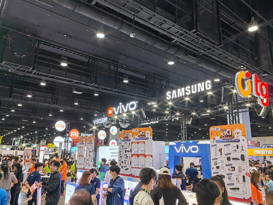 バンコクで行われたスマートフォンの即売会、Thailand Mobile Expo