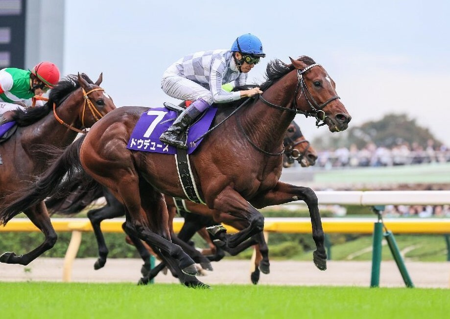 上がり3F32秒5の鬼脚で他馬を差し切ったドウデュースがGI4勝目