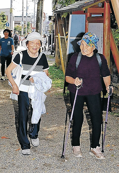 参加者最高齢の山本良子さん（左）