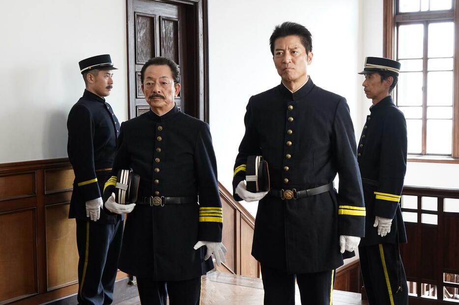 「相棒 season23」第1話「警察官A」の一場面＝テレビ朝日提供