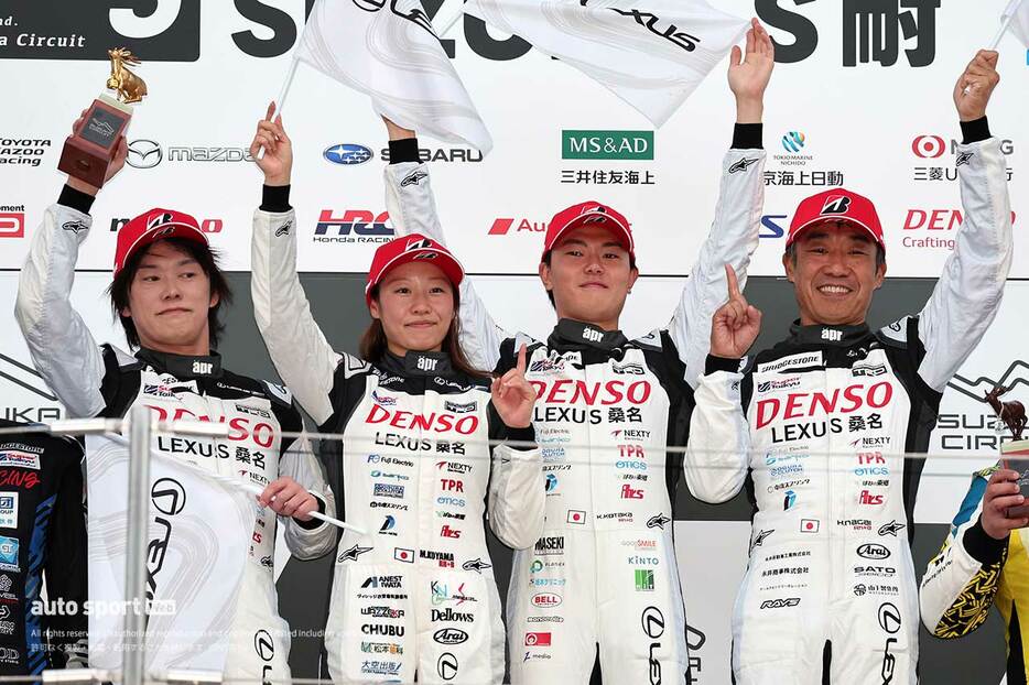 2024スーパー耐久第5戦鈴鹿　総合優勝を飾った嵯峨宏紀／小山美姫／小高一斗／永井宏明（DENSO LEXUS RC F GT3）