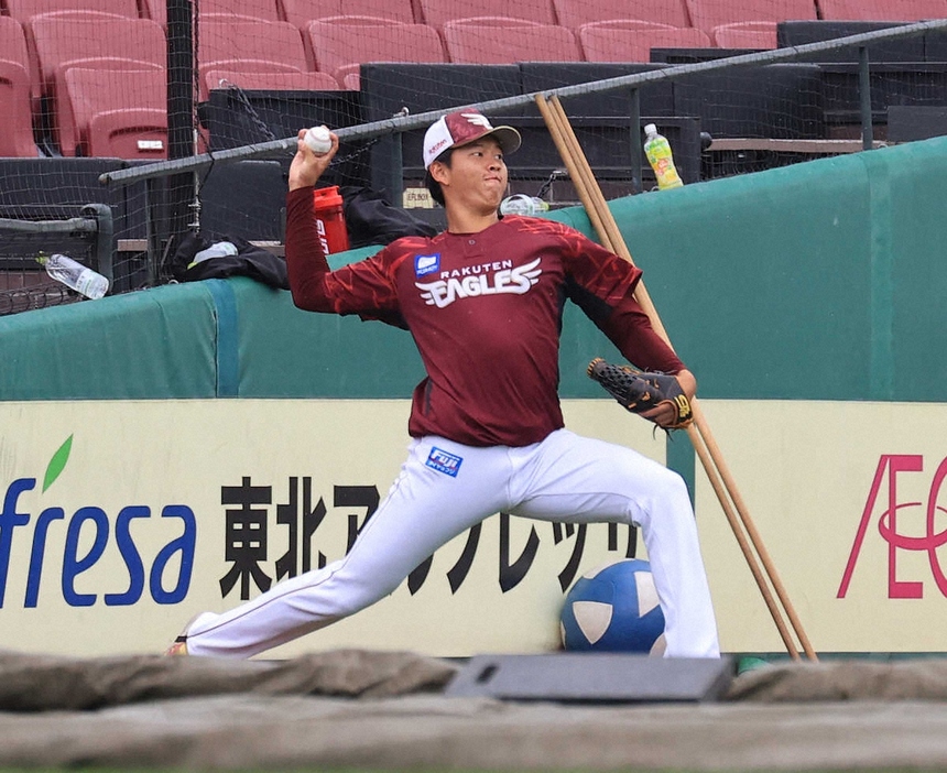 ＜楽・西＞この日から1軍に合流したドラフト2位ルーキーの坂井（撮影・篠原岳夫）