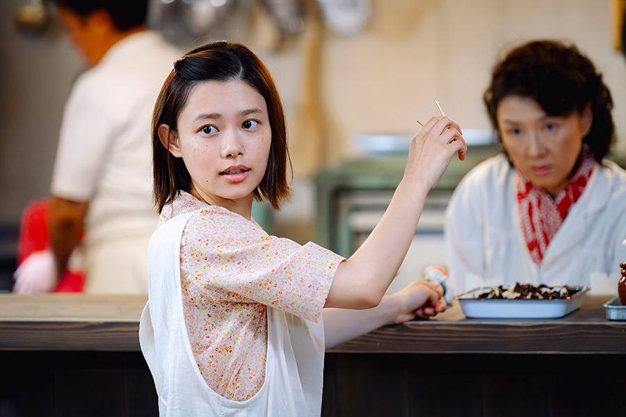 朝子を演じる杉咲花【写真：(C)TBSスパークル／TBS】