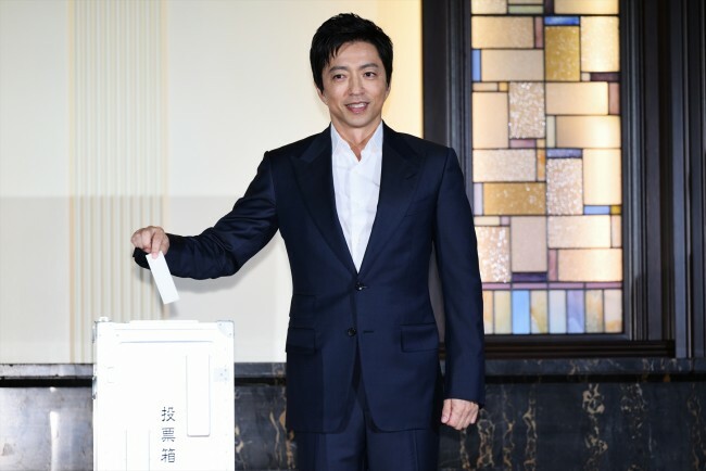 大沢たかお、「第50回衆議院議員総選挙」期日前投票デモンストレーション記者発表会に登場